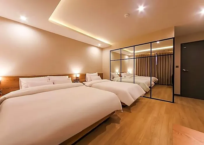 Prima Hotel 3*