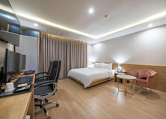 Prima Hotel 3*